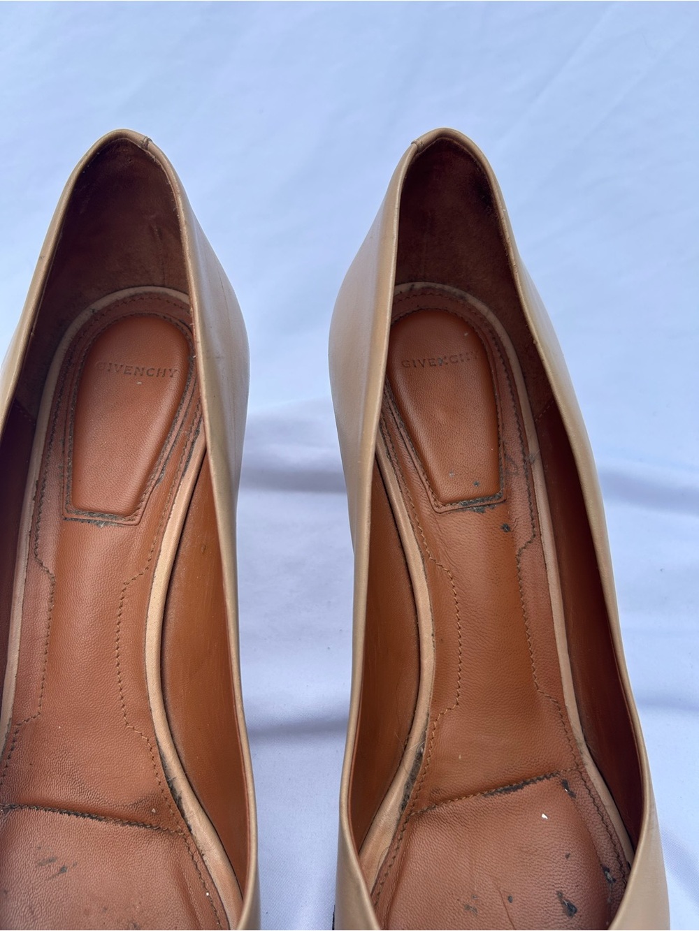 Givenchy Beige Pointed-Toe Leather Pumps size 11 - Picture 9 of 9